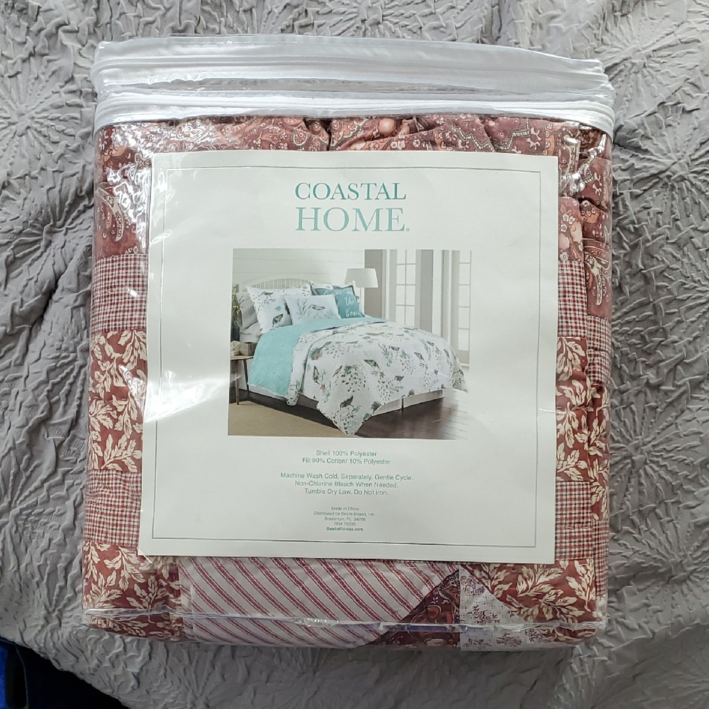 Floral and Stripe Quilt Set - Red and White